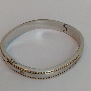 Silvertone Oval Metallic Hinged Clamper Cuff Bracelet Contrast Border